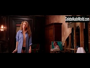 Amber Heard in London Fields (2018) 1