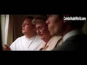 Amber Smith in L.A. Confidential (2002) 9