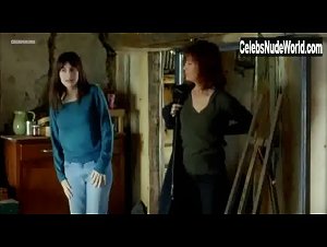 Amira Casar in Peindre ou faire l'amour (2005) 1