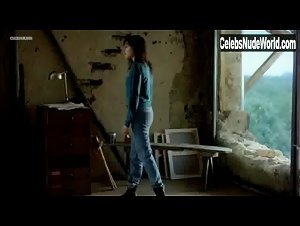 Amira Casar in Peindre ou faire l'amour (2005) 4