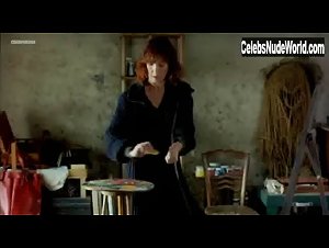 Amira Casar in Peindre ou faire l'amour (2005) 7