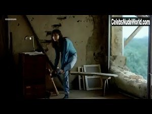 Amira Casar in Peindre ou faire l'amour (2005) 9