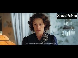 Amy Adams in Miss Pettigrew Lives for a Day (2008) 18
