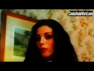 Ana Alvarez in Enciende mi pasion (1994) 2