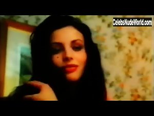 Ana Alvarez in Enciende mi pasion (1994) 8