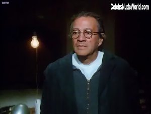 Ana Belen in La colmena (1982) 10