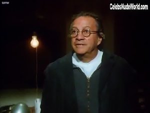 Ana Belen in La colmena (1982) 14