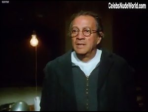 Ana Belen in La colmena (1982) 16