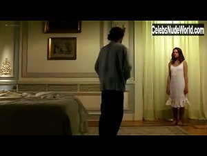 Ana Moreira nude, butt scene in Transe (2006) 15
