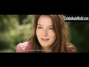 Anais Demoustier Smok , Couple In Elles (2011) 7
