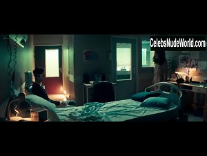 Anais Demoustier in Sauver ou perir (2018) 13