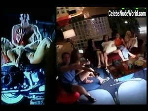 Ander Page Voyeur , Public Nudity in 7 Lives Xposed (series) (2001) 15