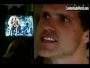 Ander Page Voyeur , Public Nudity in 7 Lives Xposed (series) (2001) 2