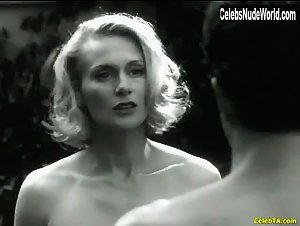 Andrea Thompson in A Gun, a Car, a Blonde (1997) 4