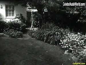 Andrea Thompson Outdoor Nudity , Explicit In A Gun, a Car, a Blonde (1997) 1