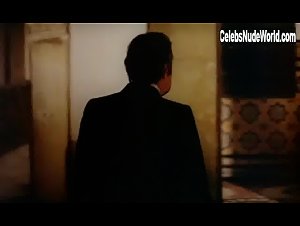 Angela Molina in Cet obscur objet du desir (1977) 13