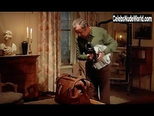 Angela Molina boobs , Flashing In Cet obscur objet du desir (1977) 5