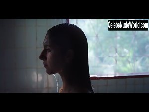 Angela Cano in Frontera Verde (series) (2019) 3
