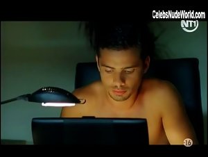 Angelina Lesbian , Cuckold In Intimes connexions (2001) 18