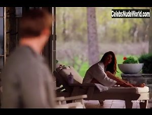 Angie Everhart Bare Legs , Outdoor in Wicked Minds (2002) 8