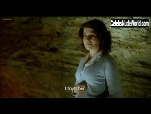 Ania Bukstein in Ha-Sodot (2007) 5