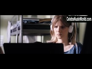 Anna Dereszowska in Pitbull. Niebezpieczne kobiety (2016) 11