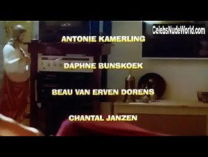 Anna Drijver in Feestje (2004) 1