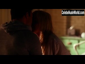 Anna Faris Blonde , Flashing in What's Your Number (2011) 12