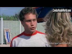 Anna Maria Rizzoli in L'insegnante al mare con tutta la classe (1980) 18