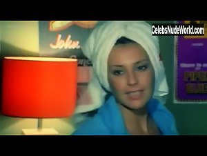 Anna Maria Rizzoli in Scusi, lei e normale (1979) 17