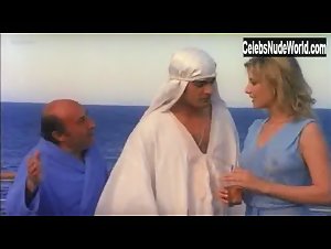 Anna Maria Rizzoli in Una vacanza del cactus (1981) 8