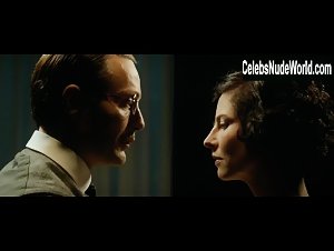 Anna Mouglalis Couple , Kissing in Coco Chanel and Igor Stravinsky (2009) 2
