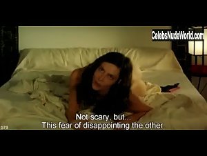 Anna Mouglalis Brunette , Explicit scene in Novo (2002) 9