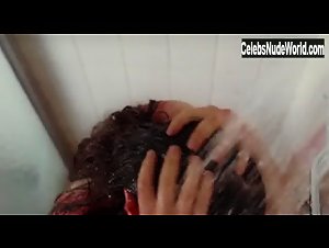 Anna Paquin Shower , Explicit scene in Margaret (2011) 9