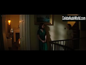 Anna Paquin in Tell It to the Bees (2018) 3