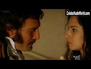 Anna Safroncik in La figlia di Elisa - Ritorno a Rivombrosa (series) (2007) 4