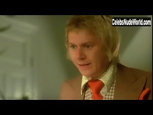 Anne Bie Warburg Blonde , High Heels in Der ma vaere en sengekant! (1975) 18