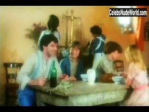 Anne Fontaine Cleavage , Vintage in Tendres cousines (1980) 3