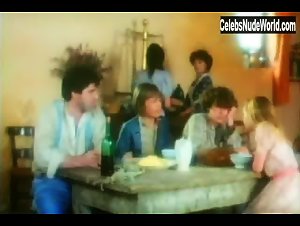 Anne Fontaine Cleavage , Vintage in Tendres cousines (1980) 9