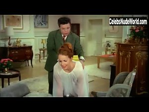 Anne Grete Nissen in Mazurka pa sengekanten (1970) 5