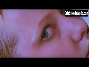 Anne Heche nude, shower scene in Psycho (1998) 20