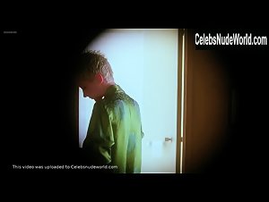 Anne Heche nude, shower scene in Psycho (1998) 8