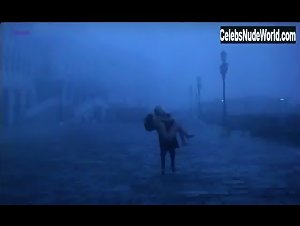Anne Knecht in Nosferatu a Venezia (1988) 19