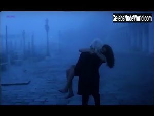 Anne Knecht in Nosferatu a Venezia (1988) 20