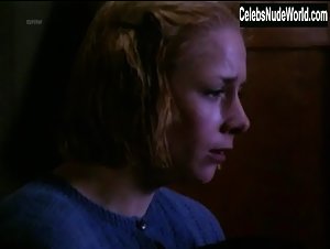Anne Krigsvoll in Av maneskinn gror det ingenting (series) (1987) 15