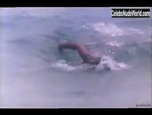 Anne Parillaud Outdoor , Beach scene in Patrizia (1980) 19