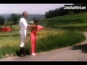 Anne Parillaud Flashing boobs , Vintage in Patrizia (1980) 5
