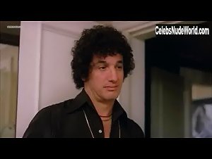 Annie Belle in La casa sperduta nel parco (1980) 2