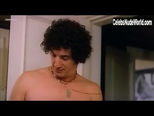 Annie Belle in La casa sperduta nel parco (1980) 3
