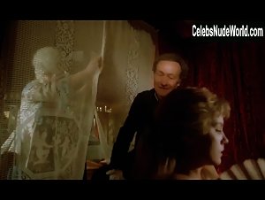 Annie Belle in La nuit de Varennes (1982) 13